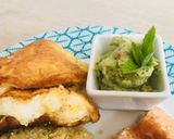 รูปขั้นตอนการทำที่ 3 ของ ควินัวแซลมอลกินคู่กับซอท guacamole avocat avec omelette