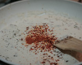 Foto del paso 6 de la receta: Pasta en salsa de queso mozzarella con camarones