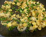 Foto del paso 3 de la receta: Fideos de arroz con pollo al curry en 20 min🥡⏰