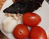 Foto del paso 1 de la receta: Bistec en salsa con chile pasilla