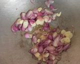 Foto langkah ke 2 dari resep Telur Dadar Ceria.