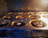 Foto langkah ke 3 dari resep Chocolate custard muffin.
