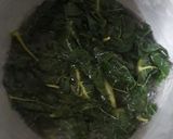 Foto langkah ke 1 dari resep Oseng Daun Pepaya Tidak Pahit.