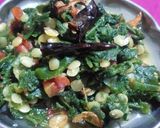 कद्दू के पत्तों की दाल वाली साग (Kaddu ke patto ki dal wali saag recipe in hindi) रेसिपी चरण 7 फोटो