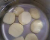 A picture of step 1 of Mashed Potatoes with Virgin olive oil.