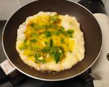 Foto langkah ke 3 dari resep Dadar Sambal Cilantro.