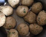 A picture of step 3 of Rajgira stuffed paratha.