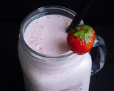 A picture of step 2 of Strawberry Banana Smoothie.