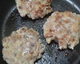 Foto del paso 4 de la receta: Sándwich de pollo y cebollas grilladas🥪🧀🍗