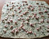 Medvehagymás - baconos tekercs recept fázis 3 fotója