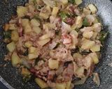 Foto del passaggio 1 della ricetta Fusilli con tonno,pancetta,cipolla e una patata 🤗