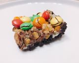 Φωτογραφία βήματος 7 της συνταγής Rainbow cookies με καρύδια, ινδοκάρυδο και M&Ms