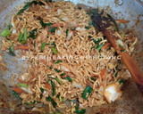 Foto langkah ke 5 dari resep Mie Goreng Jawa.