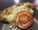 A picture of step 4 of Tuna & Tomato Pizza.