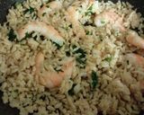 Foto del paso 7 de la receta Lubina a la plancha y arroz integral con langostinos al ajillo