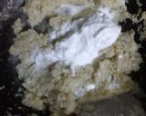 नारळाची बर्फी (naral barfi recipe in marathi) रेसिपी स्टेप 3 फोटो 