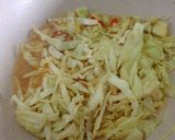 Foto langkah ke 2 dari resep Oseng kuning kol dan toge.