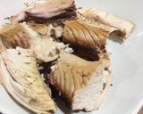 Foto langkah ke 1 dari resep Ikan tuna asap kuah asam.