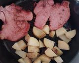 Foto del paso 3 de la receta: Chuleta de cerdo en achiote, con espinacas y papas.... 😋👌🐷 ¡Riquísimo y fácil!