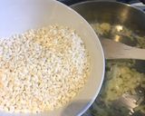 A picture of step 2 of Fresh Pea, Mint & Lemon Risotto 💚.