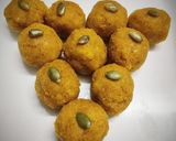 A picture of step 5 of Semolina Ladoos.