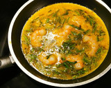 Foto del paso 5 de la receta: Tortilla de trigueros con gambas rojas