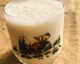 A picture of step 3 of Banana smoothie.