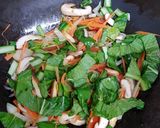 Foto langkah ke 2 dari resep Yakiudon (udon goreng).