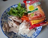 รูปขั้นตอนการทำที่ 1 ของ ยำวุ้นเส้น หมูยอ หมูสับ