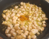Foto del paso 3 de la receta: Tortilla de patatas con pollo al curry