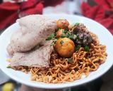 Hình bước làm 3 của món Mì trộn gà trứng non