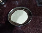A picture of step 5 of Oats chocolate burfi.