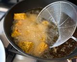 A picture of step 4 of Leftover rice fried dhokla.