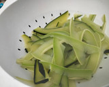 Foto del paso 6 de la receta: Cintas de calabacín con salsa de tomate