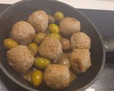 Foto del paso 5 de la receta Albóndigas de cerdo con olivas verdes de Caspe