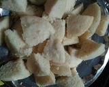 A picture of step 1 of Fried masala idli.