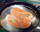 Foto del paso 1 de la receta: Salmón al estilo guisandera