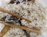 Foto langkah ke 4 dari resep Nasi Liwet Daun Jeruk.