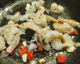 Foto langkah ke 2 dari resep Tumis Buncis Udang Saos Tiram.
