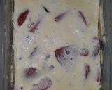 A picture of step 4 of White Christmas ice cream sandwich.