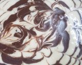 Foto del paso 5 de la receta: Torta marmolada de chocolate y naranja (vegano)