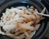 Hình bước làm 3 của món Thịt ba chỉ kho ruốc sả
