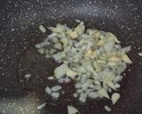 Foto langkah ke 2 dari resep Nasi Kepal Ayam Teriyaki.