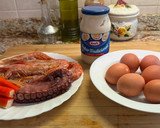 Foto del paso 1 de la receta: Huevos rellenos de gambas y pulpo