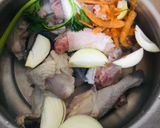 Foto langkah ke 1 dari resep Sop Ayam Kampung.
