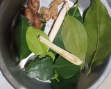 Foto langkah ke 1 dari resep 87. Opor Ayam Kampung Babon Muda.