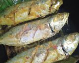 Foto langkah ke 5 dari resep Ikan Kembung Bakar Teflon.
