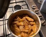A picture of step 5 of Thịt Kho Tiêu (Vietnamese Braised Black Pepper Pork).
