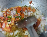 A picture of step 2 of Kanda poha.