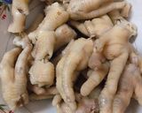 Hình bước làm 1 của món Chân gà ngâm sả tắc